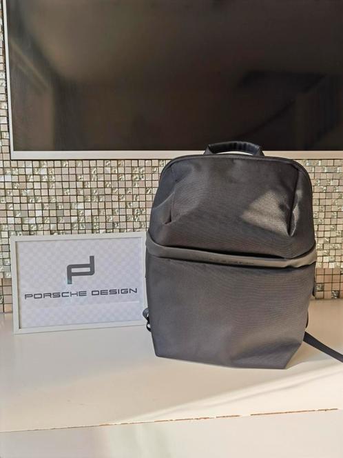 Nieuw origineel porsche design rugtas by BRIC'S 

Heel han, Sieraden, Tassen en Uiterlijk, Tassen | Rugtassen, Nieuw, 25 tot 40 cm