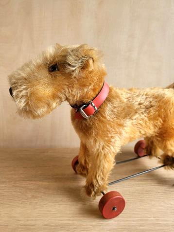 Prachtige antieke JOPI Hond Irish Terrier op wielen  beschikbaar voor biedingen