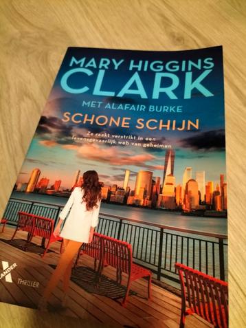 Schone Schijn - Mary Higgins Clark & Alafair Burke beschikbaar voor biedingen