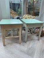 Twee houten tafeltjes, Huis en Inrichting, Tafels | Bijzettafels, Ophalen, Minder dan 45 cm, Minder dan 55 cm, Gebruikt