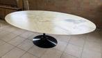 KNOLL Eero Saarinen 'TULIP' tafel ovaal in Calacatta (2m44), Huis en Inrichting, Tafels | Eettafels, 100 tot 150 cm, 200 cm of meer