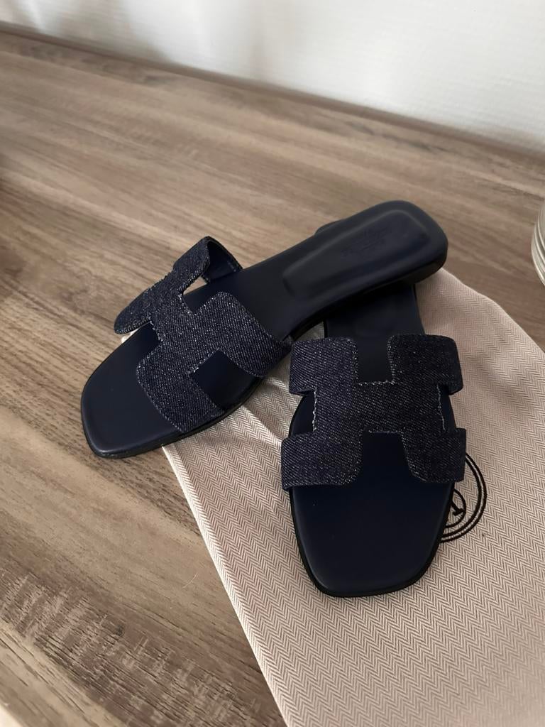 Hermes slippers nieuw, Kleding | Dames, Schoenen, Ophalen of Verzenden, Nieuw, Blauw