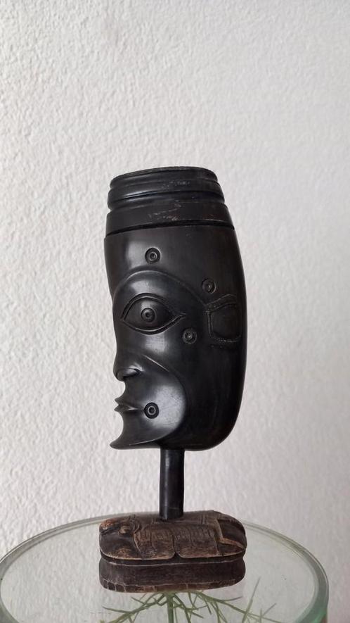 Nias Toba Batak Sumatra hoornen betel noot lime container, Antiek en Kunst, Kunst | Niet-Westerse kunst, Ophalen of Verzenden
