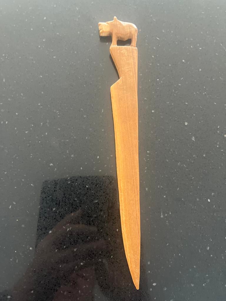 Puntgave Houtsnijwerk Brievenopener met Nijlpaard, Ophalen of Verzenden, Zo goed als nieuw, Dier