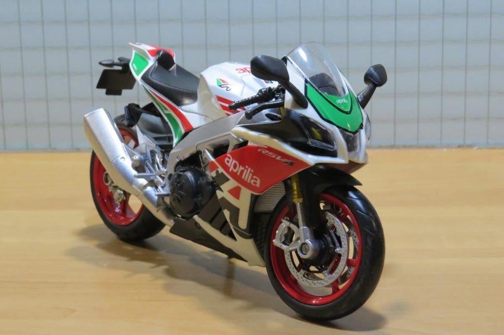 Aprilia RSV4 factory 1:12, May Cheong Group France S.A.S., Nieuw, Ophalen of Verzenden, 1:9 t/m 1:12
