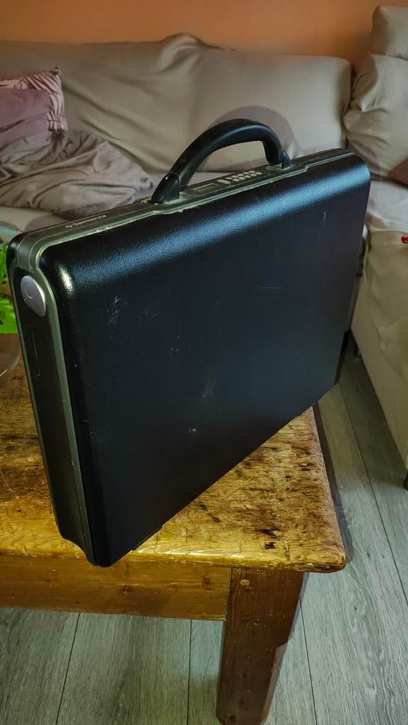 Samsonite aktetas met digitaal cijferslot, Ophalen of Verzenden, 17 inch of meer, Gebruikt, Aktetas