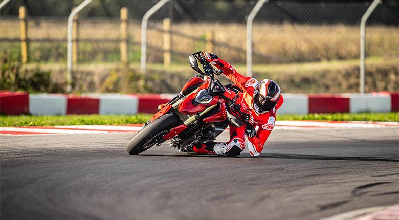 Ducati Hypermotard V2, Motoren, Traction Control, Info@ducati.com, Ducati North Europe B.V., 890 cc