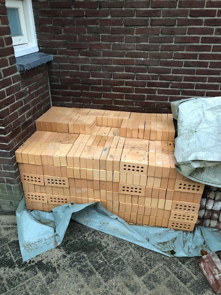 575 Bakstenen te koop, Doe-het-zelf en Verbouw, Metselstenen, Ophalen, Zo goed als nieuw, Bakstenen