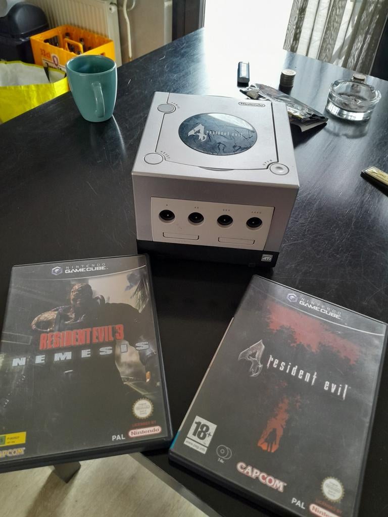 Gamecube Resident evil editie, Ophalen of Verzenden, Zo goed als nieuw, Zwart, Met 1 controller