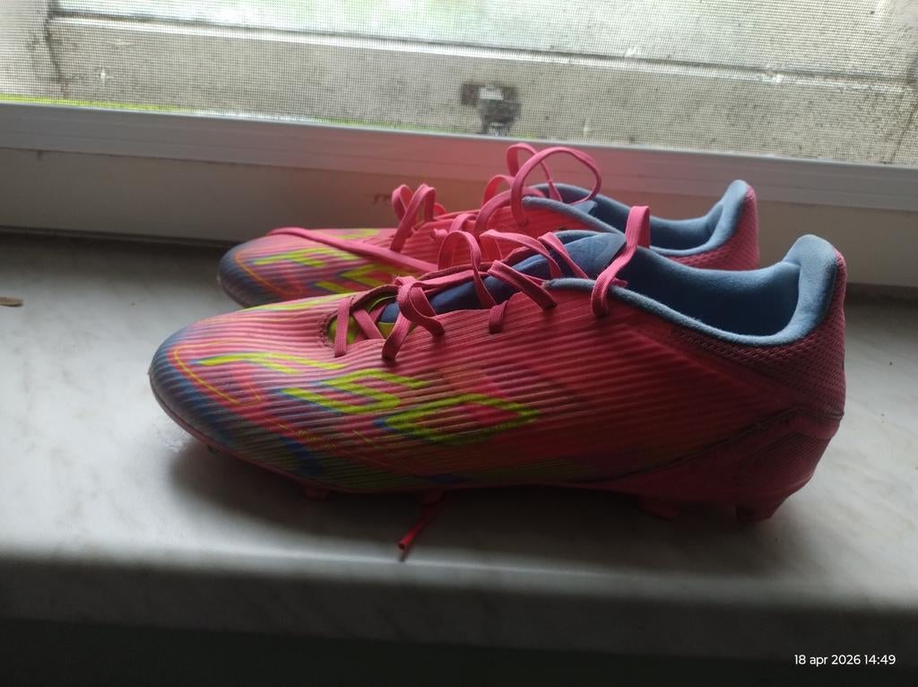 Voetbal schoenen adidas, Maat XS of kleiner, Ophalen of Verzenden, Schoenen