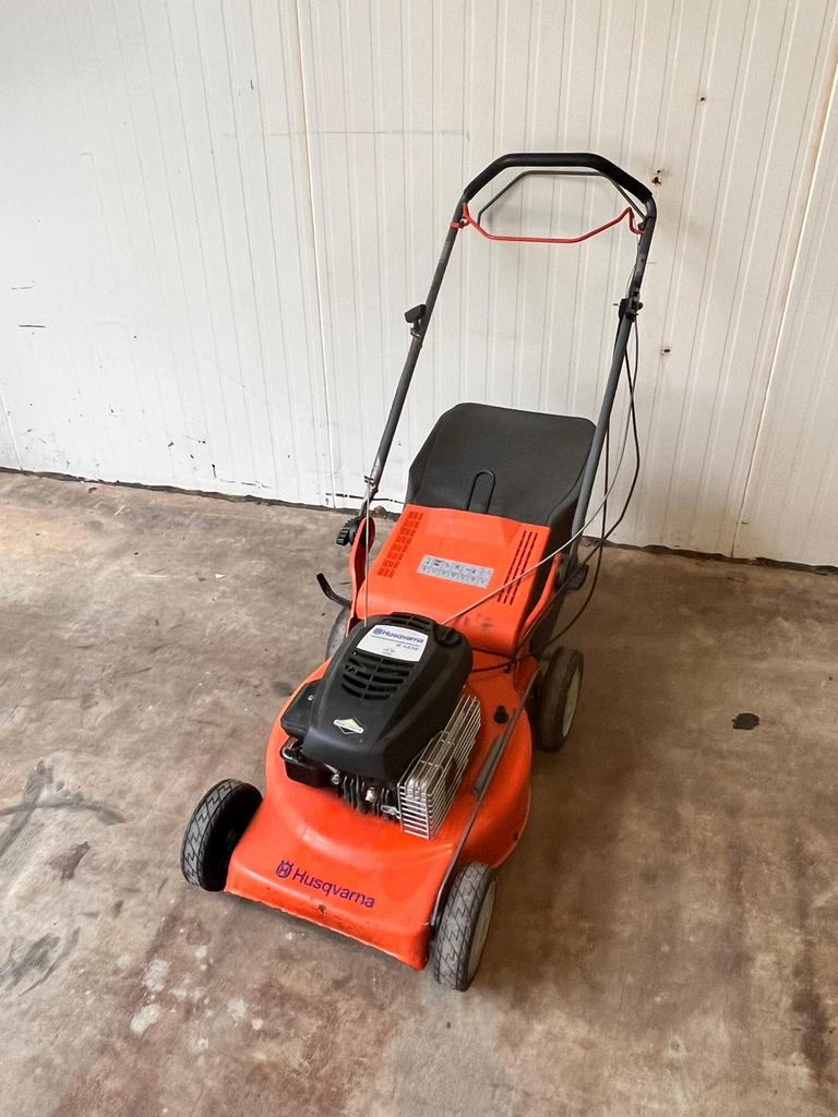 Veiling Husqvarna Benzine Grasmaaier aangedreven, Cirkelmaaier, Gebruikt, Ophalen of Verzenden, 40 t/m 49 cm