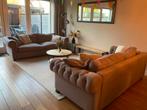 Gratis 1 of 2 banken taupe beige 3 zits, Ophalen, Zo goed als nieuw, Stof, Chesterfield landelijk