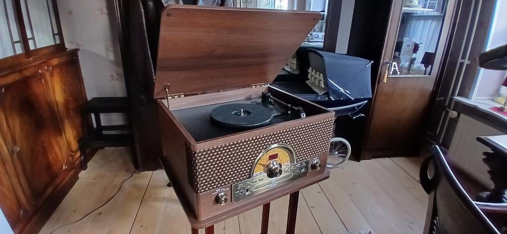 ION Imperial Platenspeler met radio, cd-speler, Ophalen of Verzenden, Zo goed als nieuw, Overige merken, USB-aansluiting
