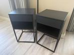 2 IKEA Vikhammer, zwarte nachtkastjes, Ophalen, Zo goed als nieuw, Minder dan 45 cm, Minder dan 55 cm