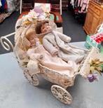 Ijzeren wiegje met porseleinen popjes ashton drake galleries, Ophalen of Verzenden, Zo goed als nieuw, Barbie