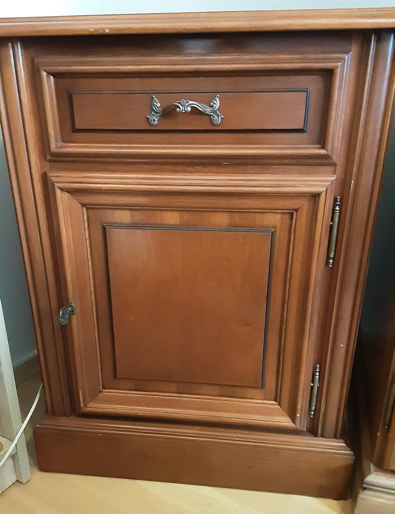 Nachtkastje kersenhout, Ophalen