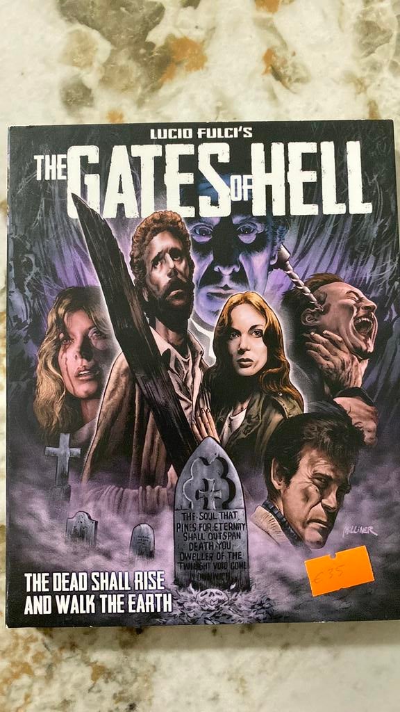 The gates of hell blu ray met slipcover, Ophalen of Verzenden, Zo goed als nieuw, Horror