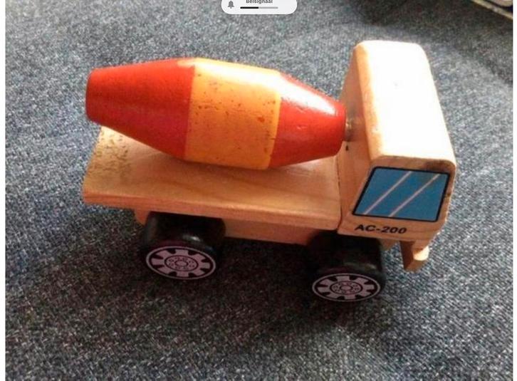Hout Autotje 🌼 Vinted jaren 90, Hobby en Vrije tijd, Modelauto's | 1:87, Zo goed als nieuw, Bus of Vrachtwagen, Ophalen of Verzenden