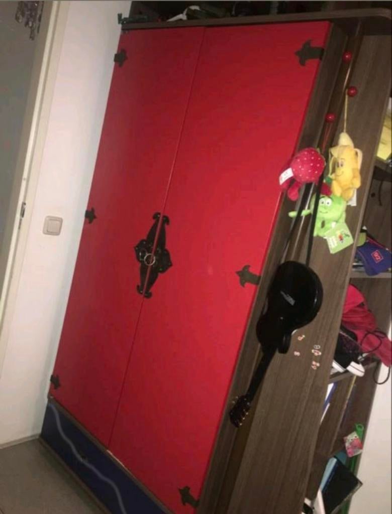 Bed met nachtkastje en kledingkast Gratis, Huis en Inrichting, Ophalen, Eenpersoons