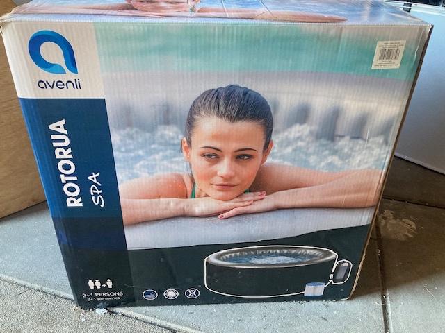 Spa jacuzzi Avenli Rotorua, Tuin en Terras, Bubbelbaden en Hottubs, Ophalen, Gebruikt, Filter, Opblaasbaar