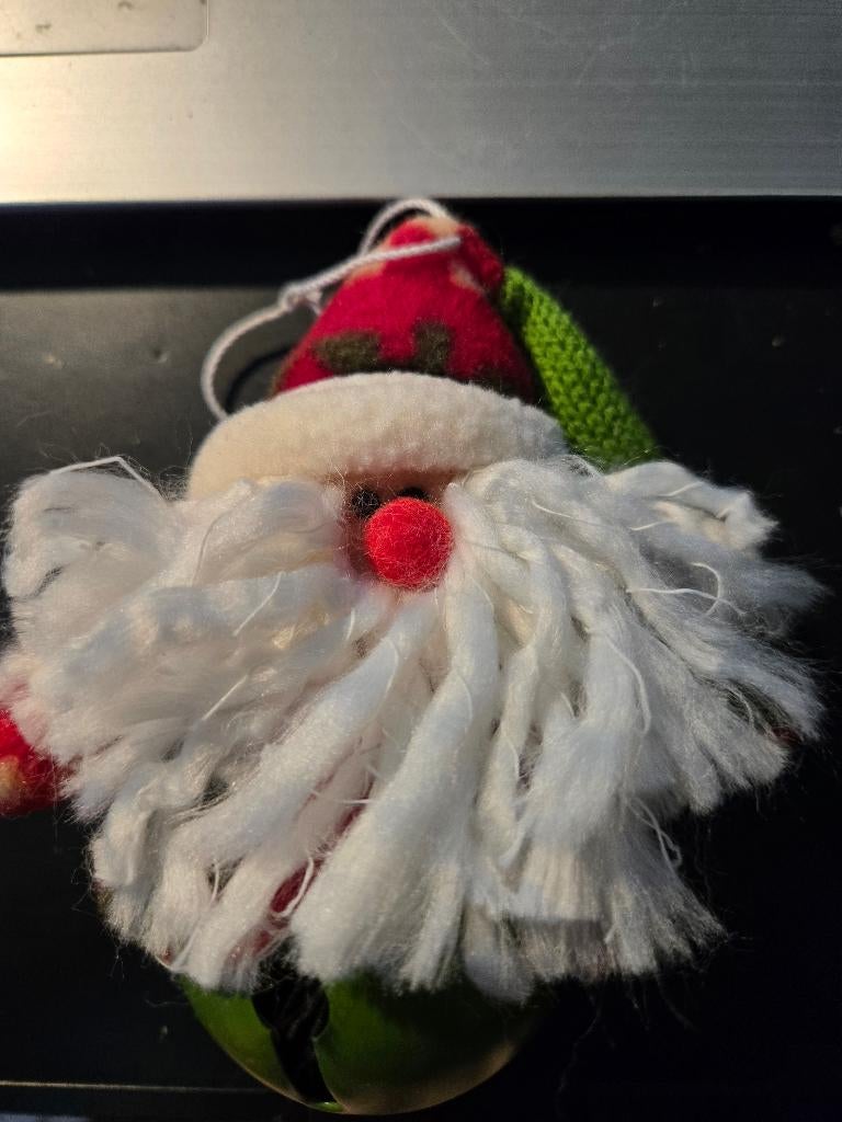 Kerstmanhanger met groene bel 14cm Evora, Ophalen, Gebruikt