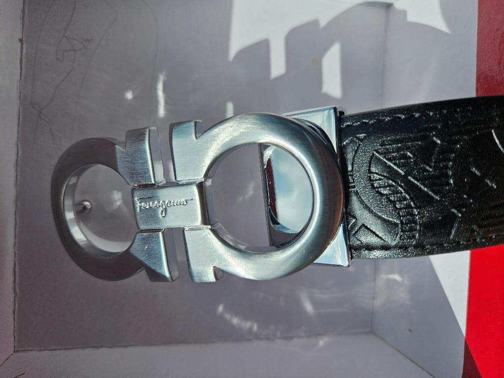 Salvatore Ferragamo Chrome gesp riem 110 cm, Nieuw, Riem of Ceintuur, Echt leder, Zwart