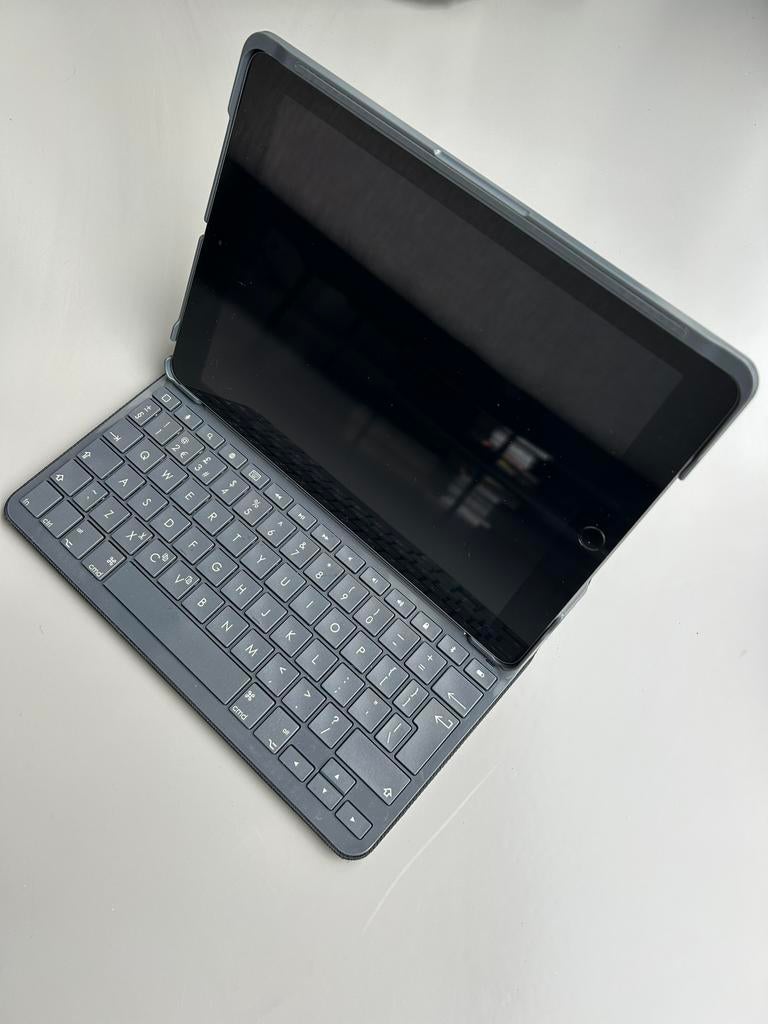 IPAD A1893, Computers en Software, Apple iPads, Ophalen of Verzenden, Zo goed als nieuw, 10 inch