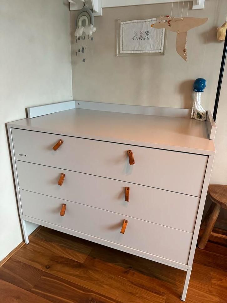 Kidsmill Amy Commode - Grijs met 3 brede lades, Kinderen en Baby's, Kinderkamer | Commodes en Kasten, Zo goed als nieuw, Commode