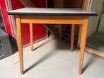 Vintage schooltafeltje, Kinderen en Baby's, Kinderkamer | Tafels en Stoelen, Ophalen of Verzenden, Gebruikt, Tafel(s)