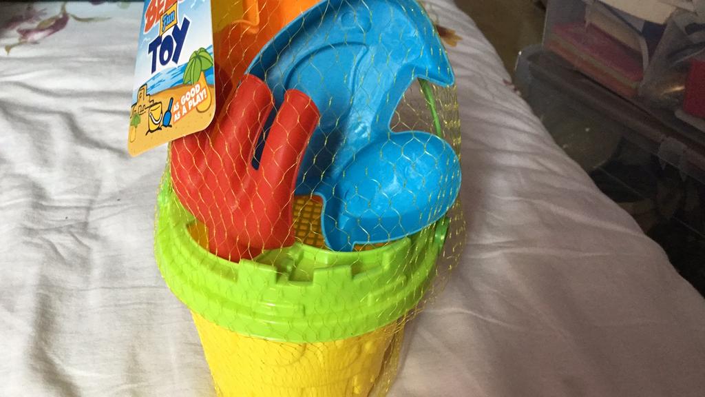 Emmertje met toebehoren voor de zandbak nieuw, Ophalen, Nieuw