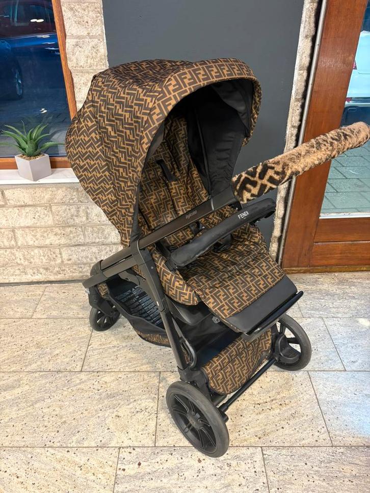 Originele Fendi kinderwagen bruin verstelbaar compleet, Kinderen en Baby's, Kinderwagens en Combinaties, Gebruikt, Kinderwagen