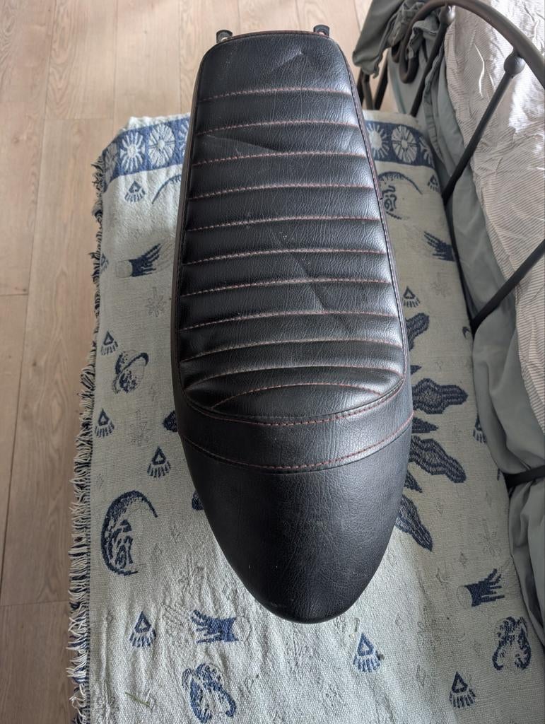 Cafe racer buddyseat, Fietsen en Brommers, Ophalen of Verzenden, Gebruikt, Zadel