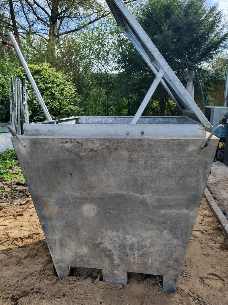 Bouw waterput / tijdelijke wateraansluitingsput, Ophalen