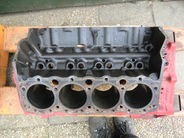 v8 motor blok voor tafel mancave wijnrek  enzzzzzzzzz, Auto diversen, Ophalen
