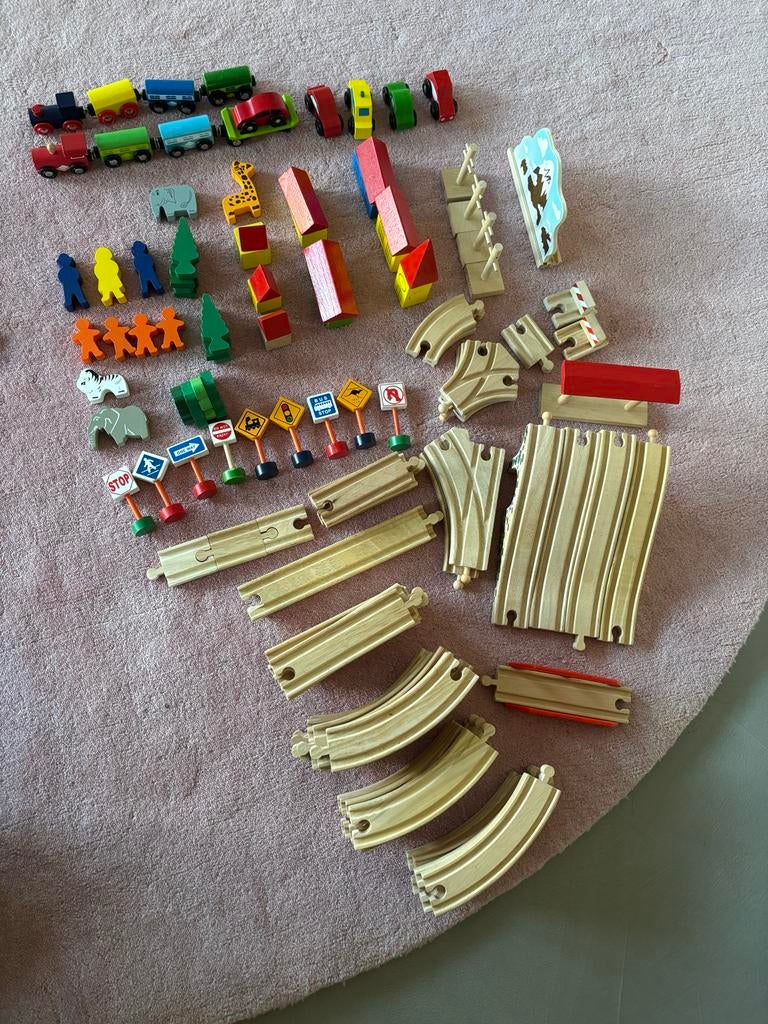 Grote set Brio houten treinbaan met accessoires, Kinderen en Baby's, Speelgoed | Houten speelgoed, Ophalen of Verzenden, Gebruikt