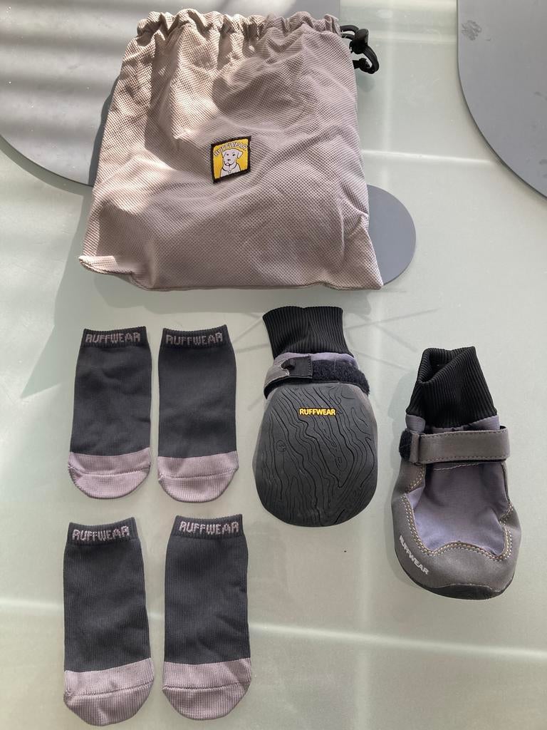 Ruffwear 2 schoenen 4 sokken, Ophalen, Zo goed als nieuw, Hondenschoenen