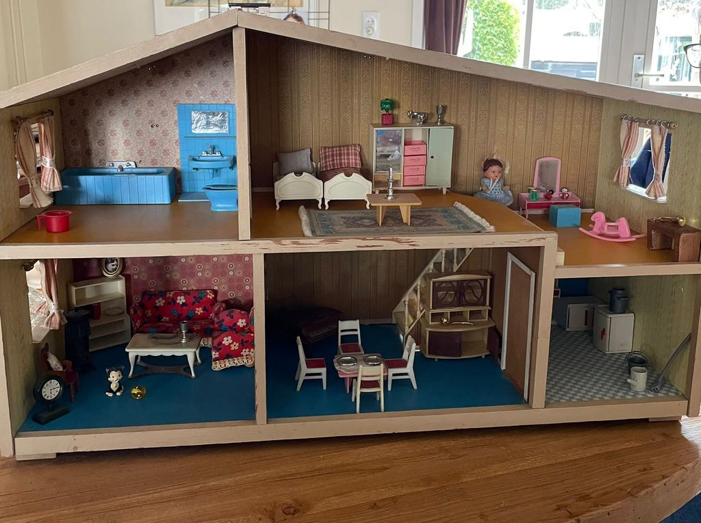 **Lundby poppenhuis met vijf kamers**, Ophalen, Gebruikt, Poppenhuis