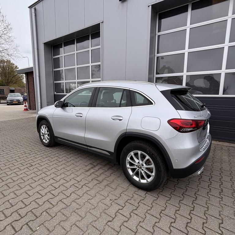 Mercedes-Benz GLA GLA 250 e (247.786) (bj 2022, automaat), Auto's, Mercedes-Benz, Automaat, 4 cilinders, Leder en Stof, Bedrijf