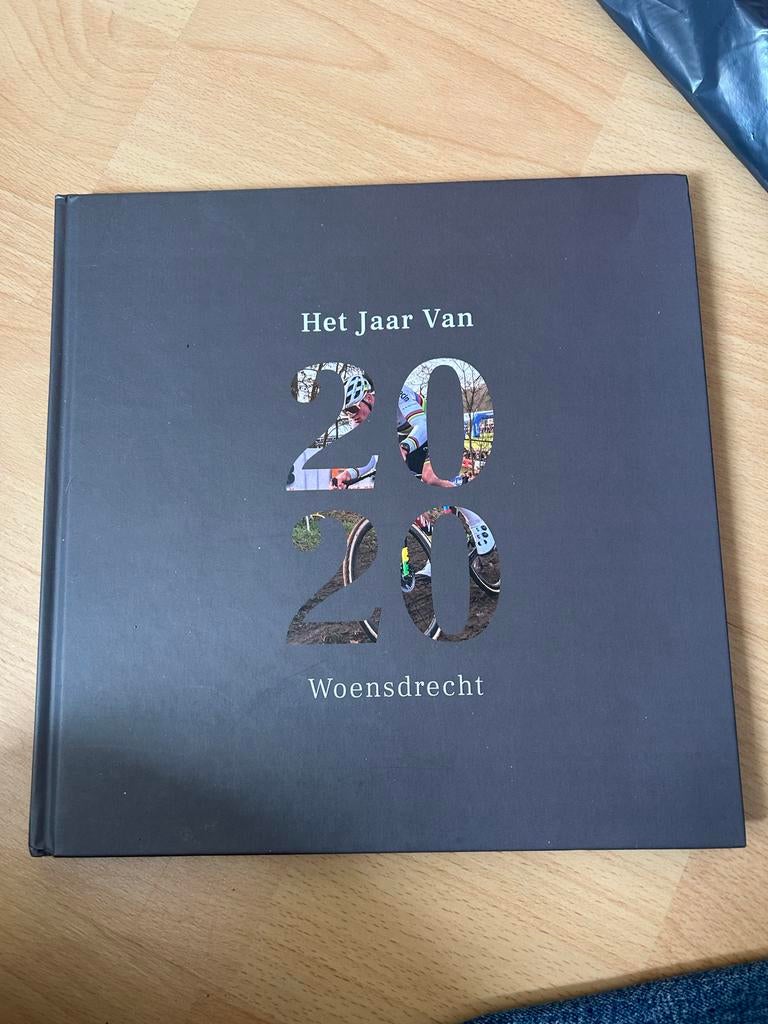 Het Jaar Van Woensdrecht 2020 - Boek, Ophalen of Verzenden, 20e eeuw of later, Zo goed als nieuw