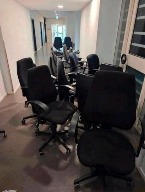 Ergonomisch bureaustoelen aanbieding, Ophalen of Verzenden, Zwart