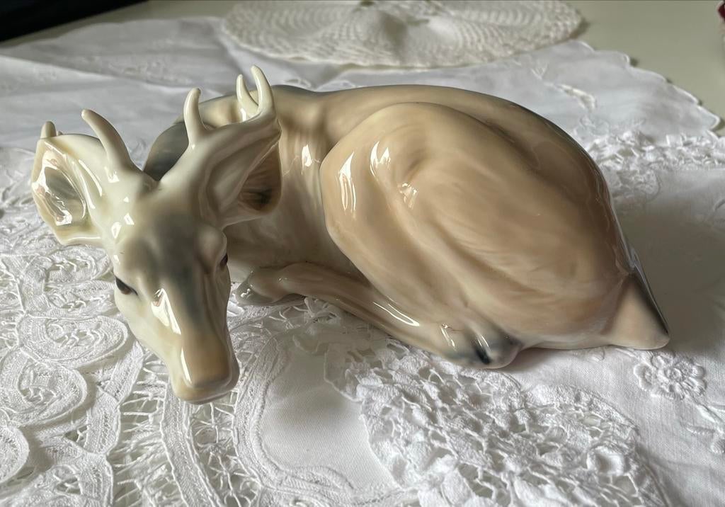 Vintage porseleinen hert beeldje, Ophalen of Verzenden, Zo goed als nieuw, Dier