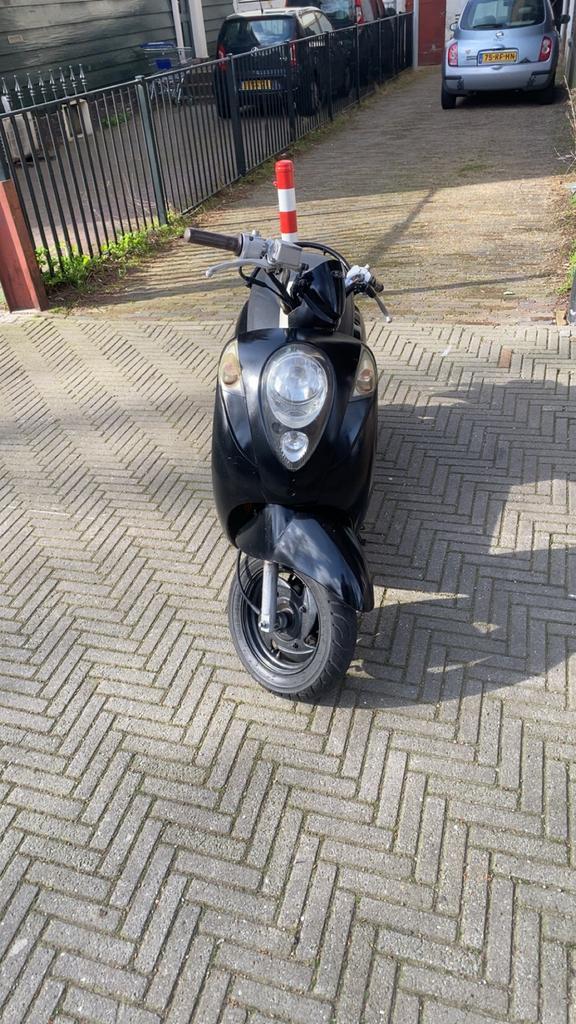 Zwarte sym mio, Fietsen en Brommers, Brommeronderdelen | Scooters, Gebruikt, Overige merken, Overige typen, Ophalen