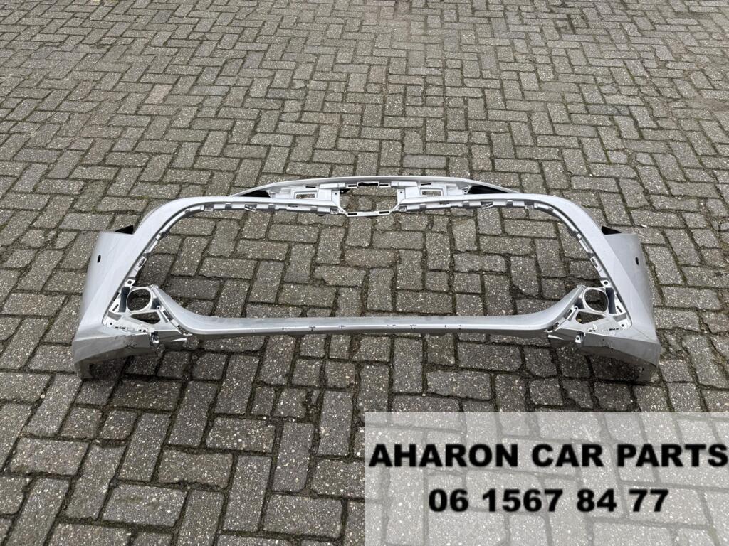 Toyota Corolla E210 Voorbumper PDC Origineel 4020, Gebruikt, Voor, Ophalen of Verzenden, Bumper