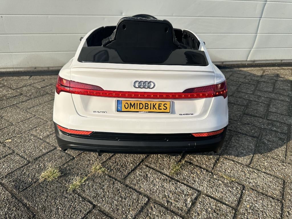 Audi E-tron 12v wit - Afstandsbediening - 4x4 - Leder NIEUW, Ophalen of Verzenden, Nieuw, Overige typen
