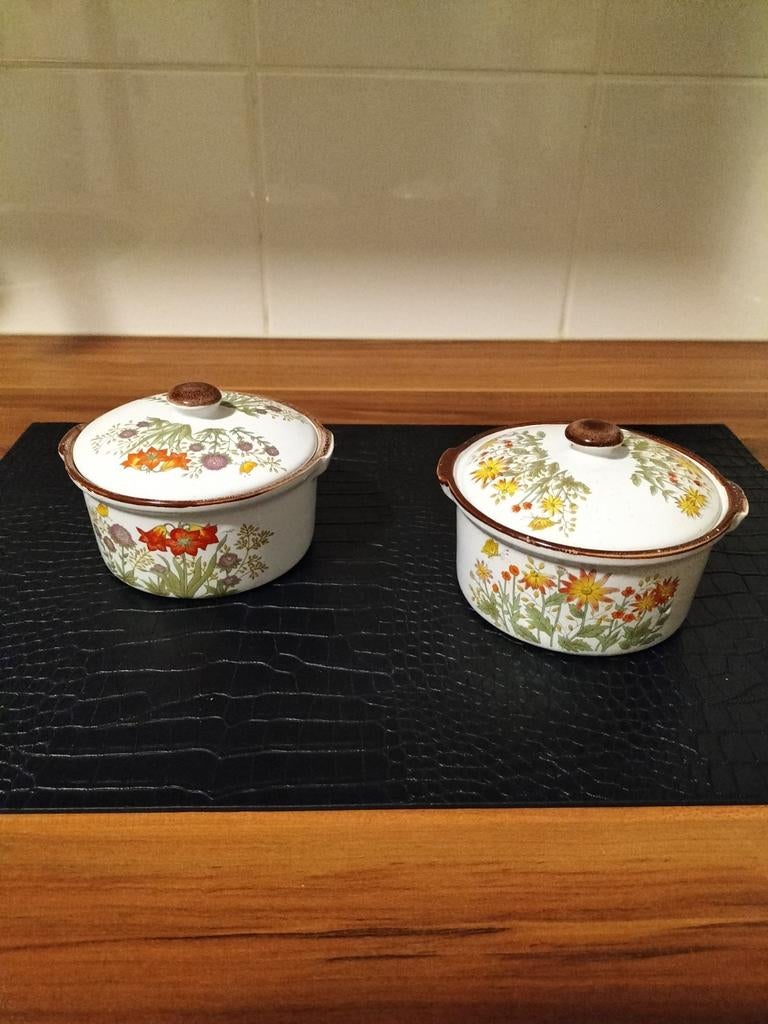 Twee vintage bakjes met bloemmotief, Antiek en Kunst, Ophalen of Verzenden