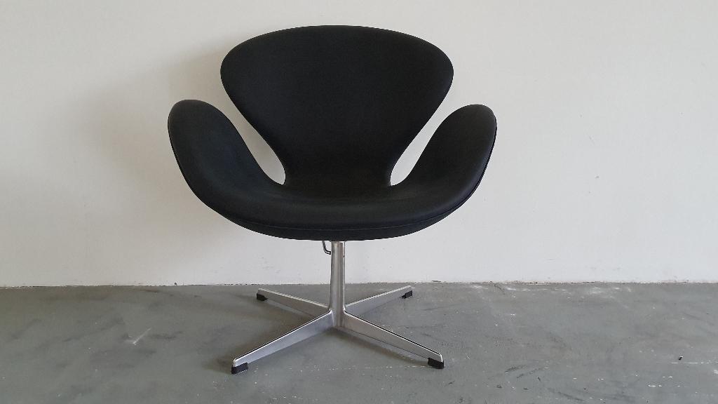 Fritz Hansen Swan chair zwart nubuck leder - 1965, Ophalen, Gebruikt, Minder dan 75 cm, Modern