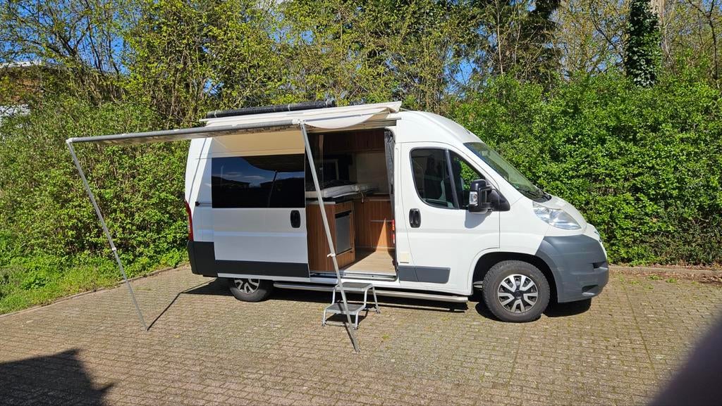 Compacte Peugeot Boxer Buscamper - Klaar voor Avontuur!, Chemisch toilet, Particulier, Koelkast, 4 tot 5 meter