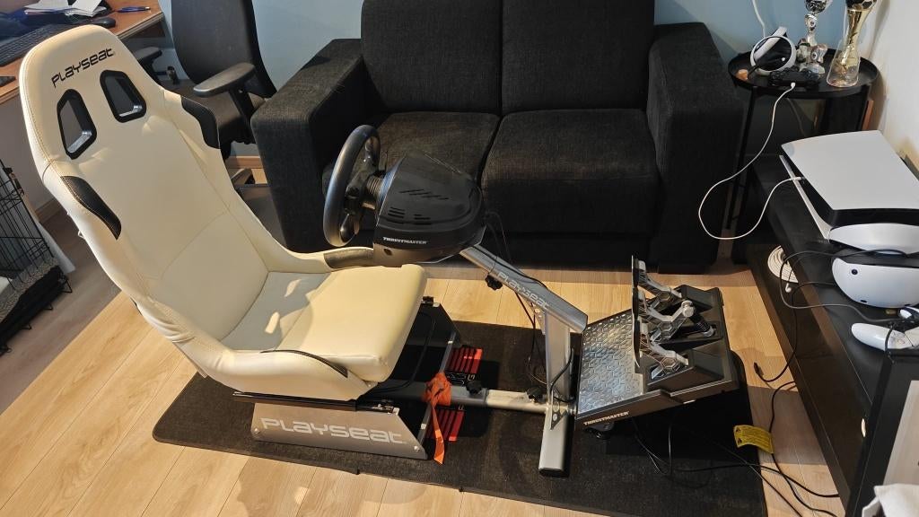 Playseat + thrustmaster T300 RS GT + upgrade T-LCM pedals, Spelcomputers en Games, Spelcomputers | Sony PlayStation Consoles | Accessoires