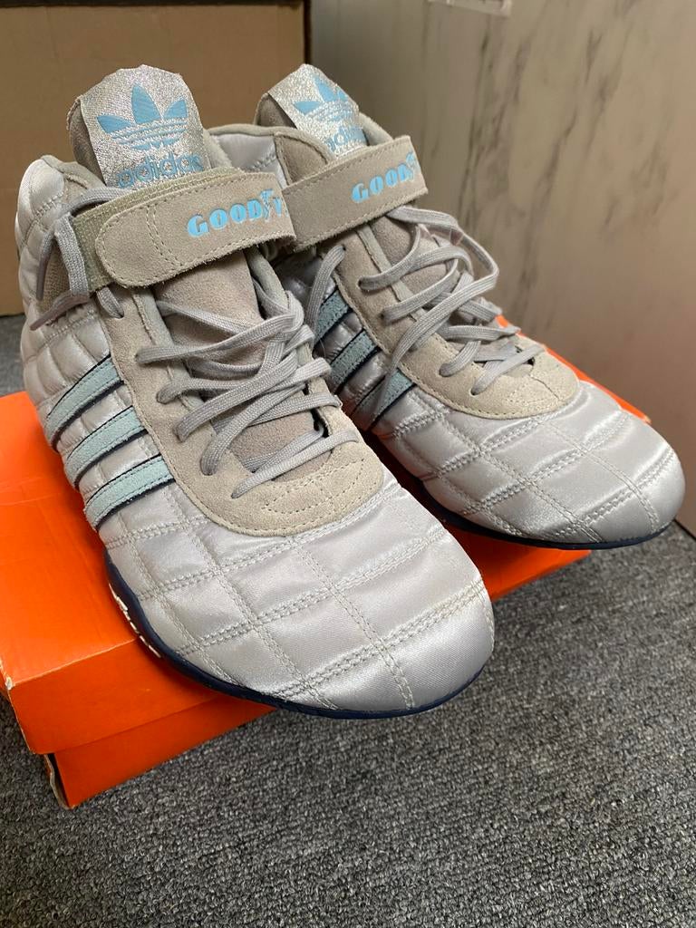 Nieuw adidas sportschoenen  maat 9.5, Blauw, Sportschoenen, Nieuw, Ophalen of Verzenden