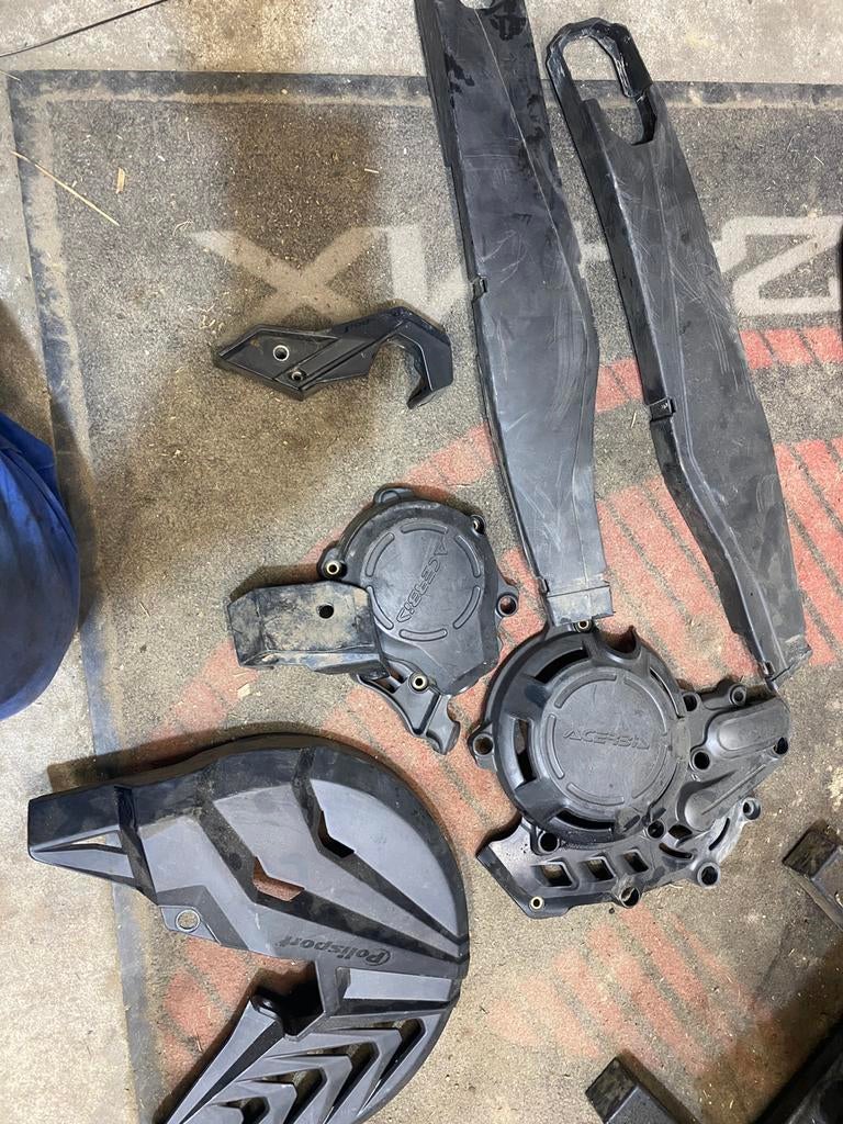 Set ktm beschermkappen past tot bouwjaar 2022, Ophalen